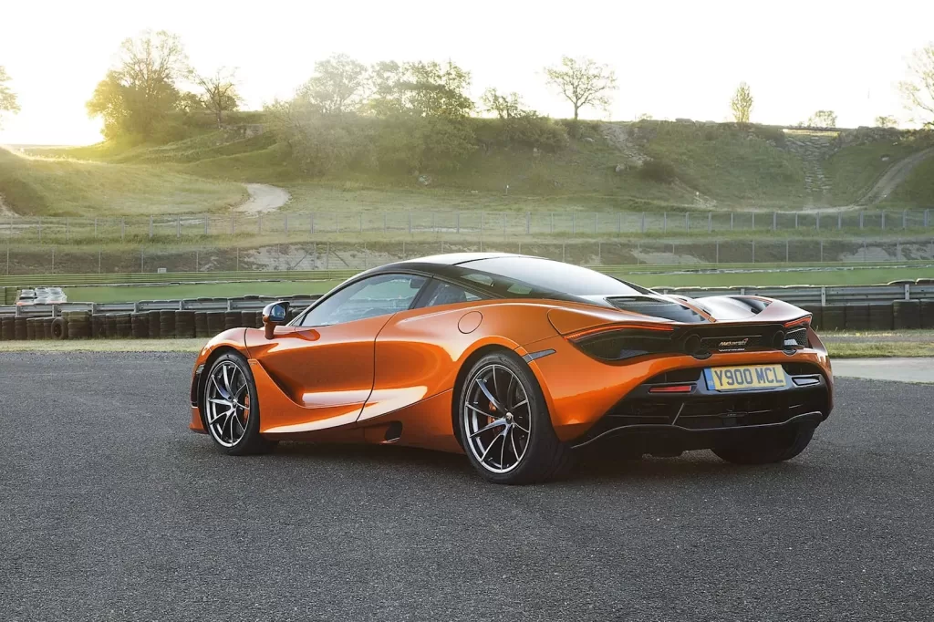 Rent Vehicle In Dubai